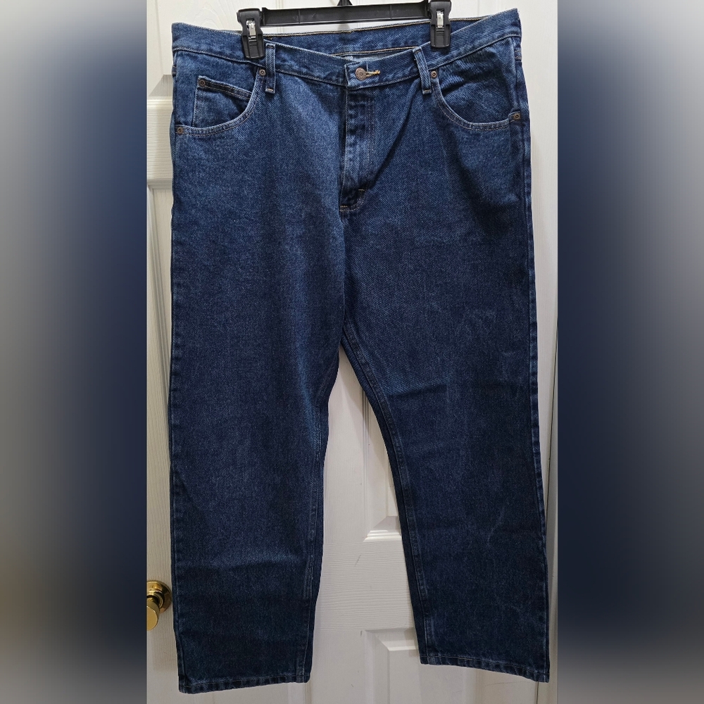 Wrangler Blue Relaxed Jeans Classic Comfort 38 X 30 Used